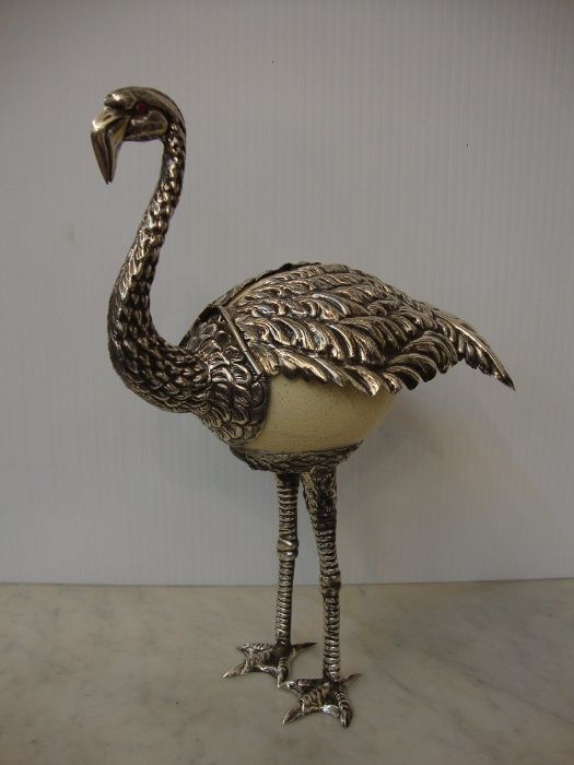 Escultura “ Flamingo “ antiga c/ aplicações em prata