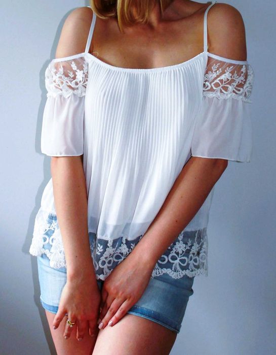 Kremowa zwiewna bluzka koronka boho style