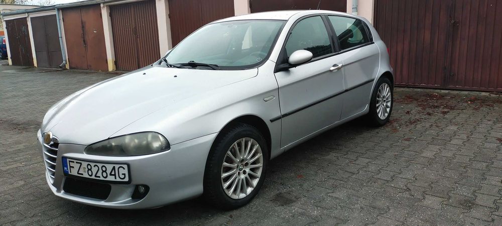 Alfa Romeo 147  benzyna  GAZ LPG  komplet kół zimowych + HAK