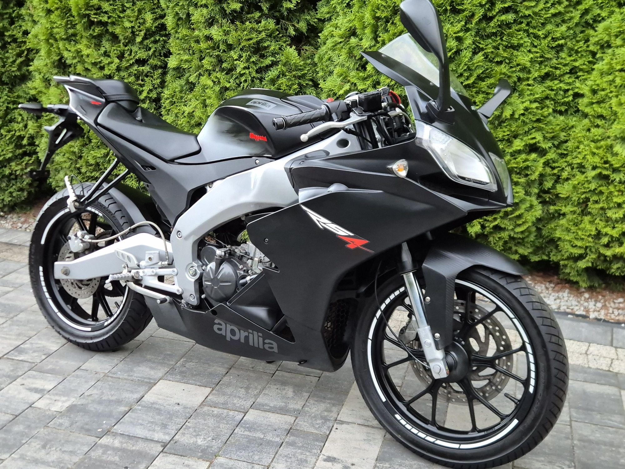 Aprilia RS4 125 Black Mat 2013r Niski Przbieg Kat B a1