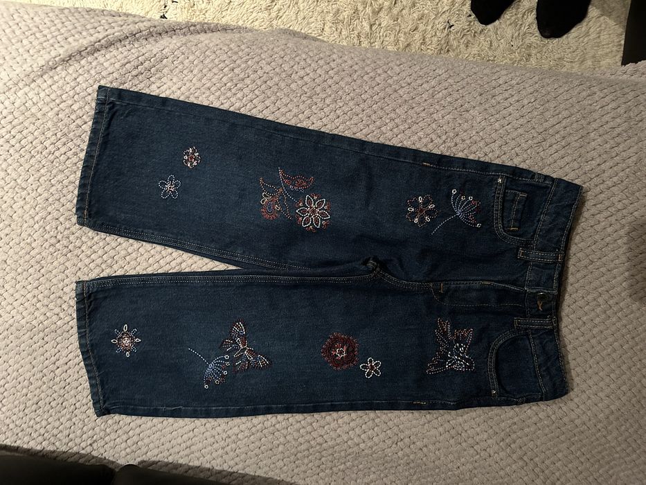 Calças de menina 5 anos, novas.