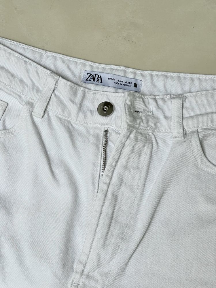 Білі прямі джинси Zara
