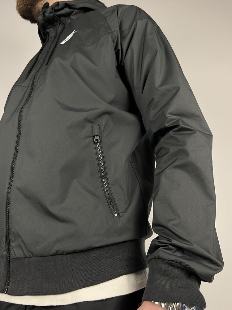 Вітровка  Nike  Windrunner Jacket M оригінал