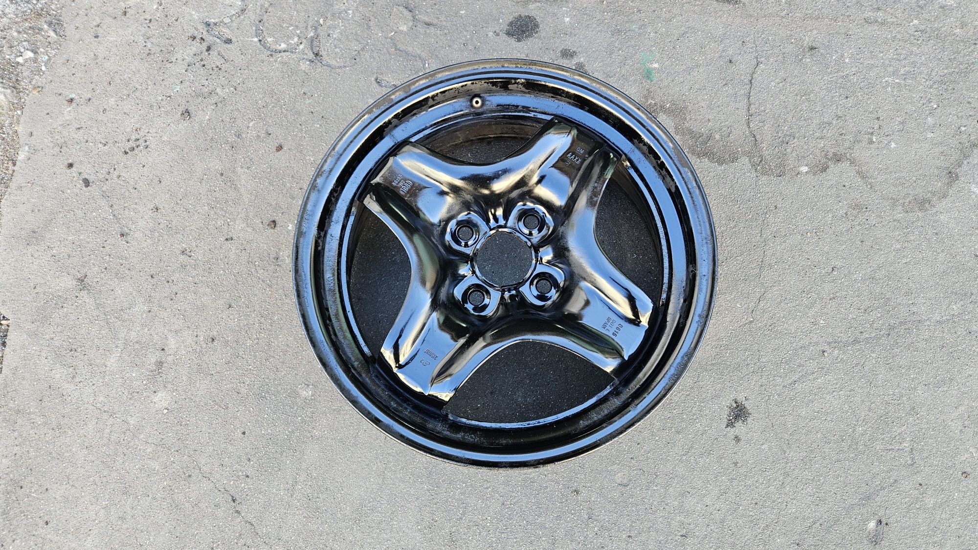 Felga stalowa strukturalna 4x100 15 cali R15 opel corsa d e