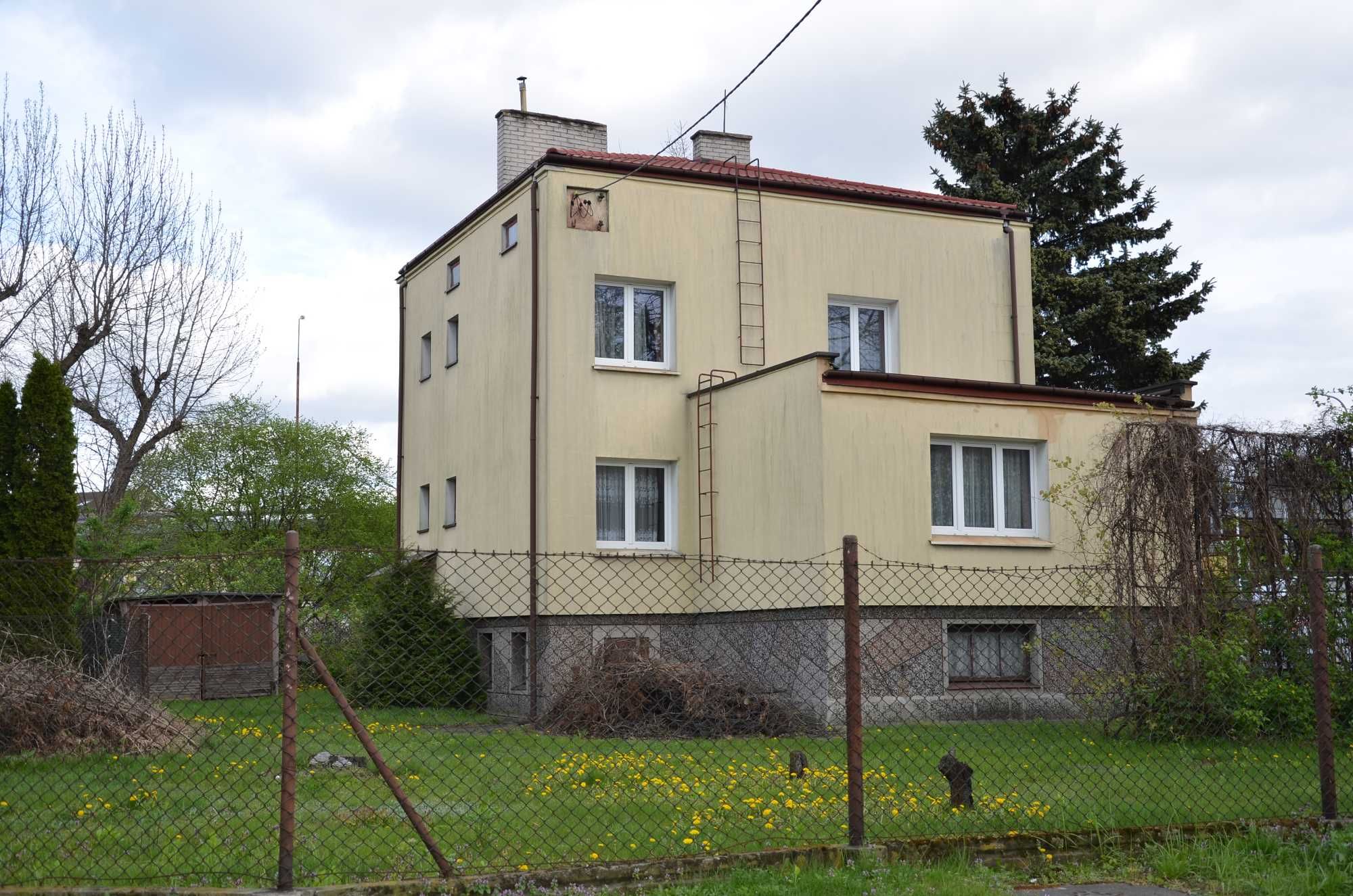 Sprzedam bezpośrednio dom w Piastowie (193 m.kw., działka 724 m. kw.)