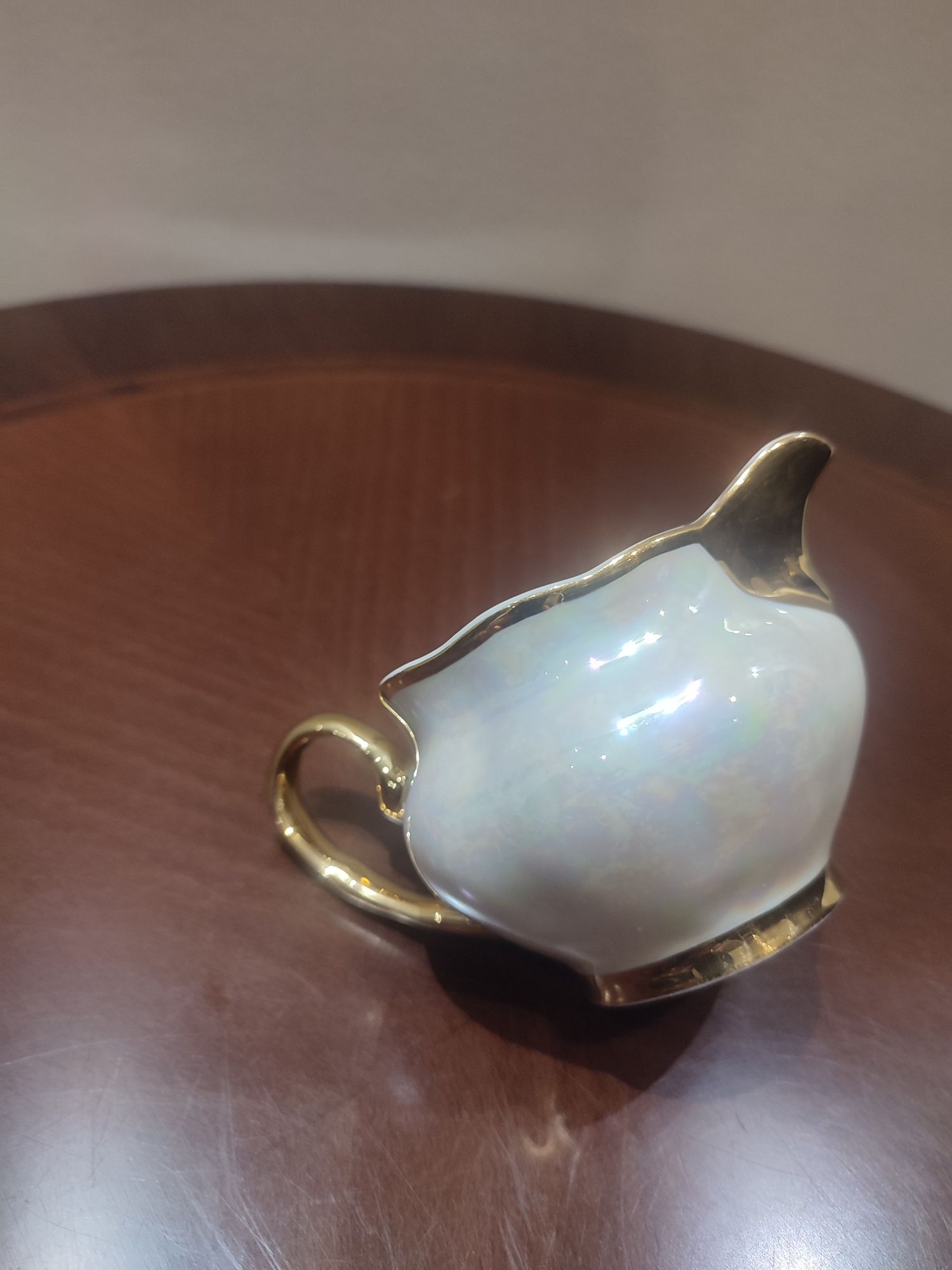 Śliczny stary mlecznik porcelana Karolina