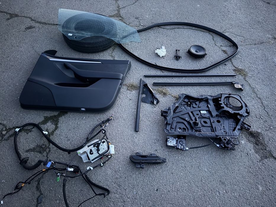 Tesla Model Y скло, ручка, склопідйомник, проводка, моторчик, карта