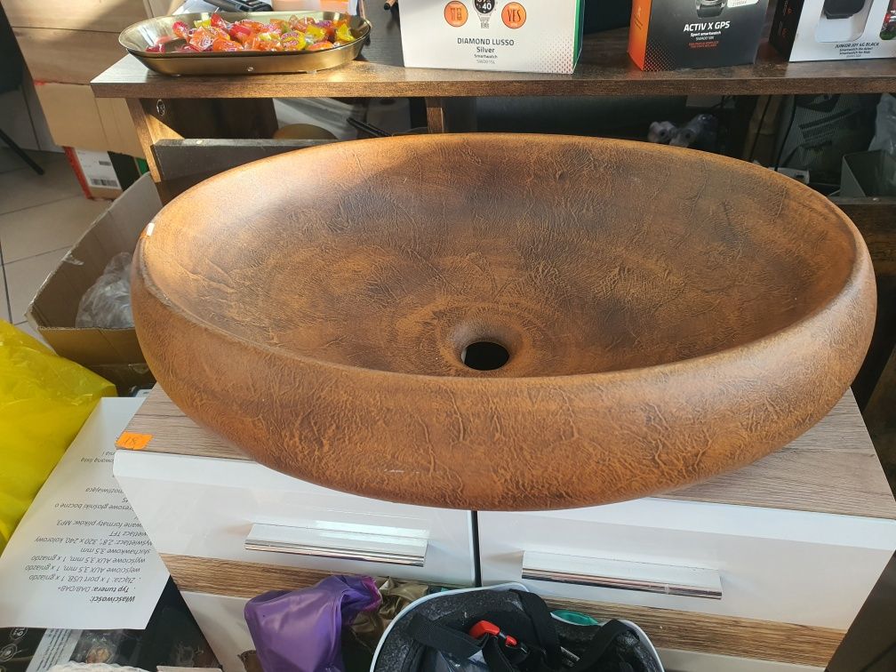 Umywalka nablatowa ceramiczna