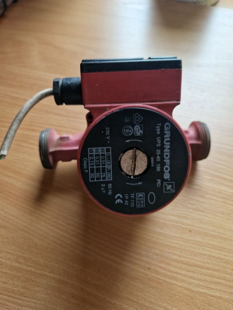 Pompa grundfos 25/40
