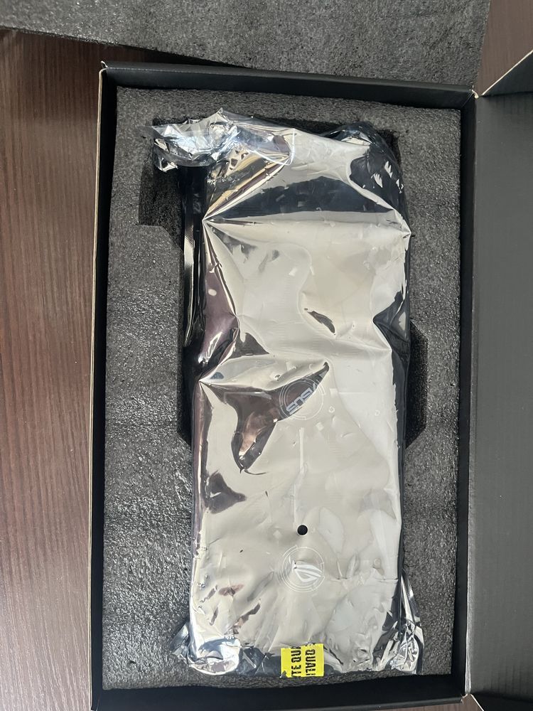 Продам СРОЧНО відеокарту 1070 asus roc strix