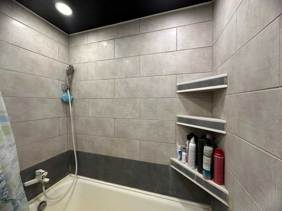 Малишка, 37 До метро 3 хвилини пішки Готівка або безготівковий розрах.