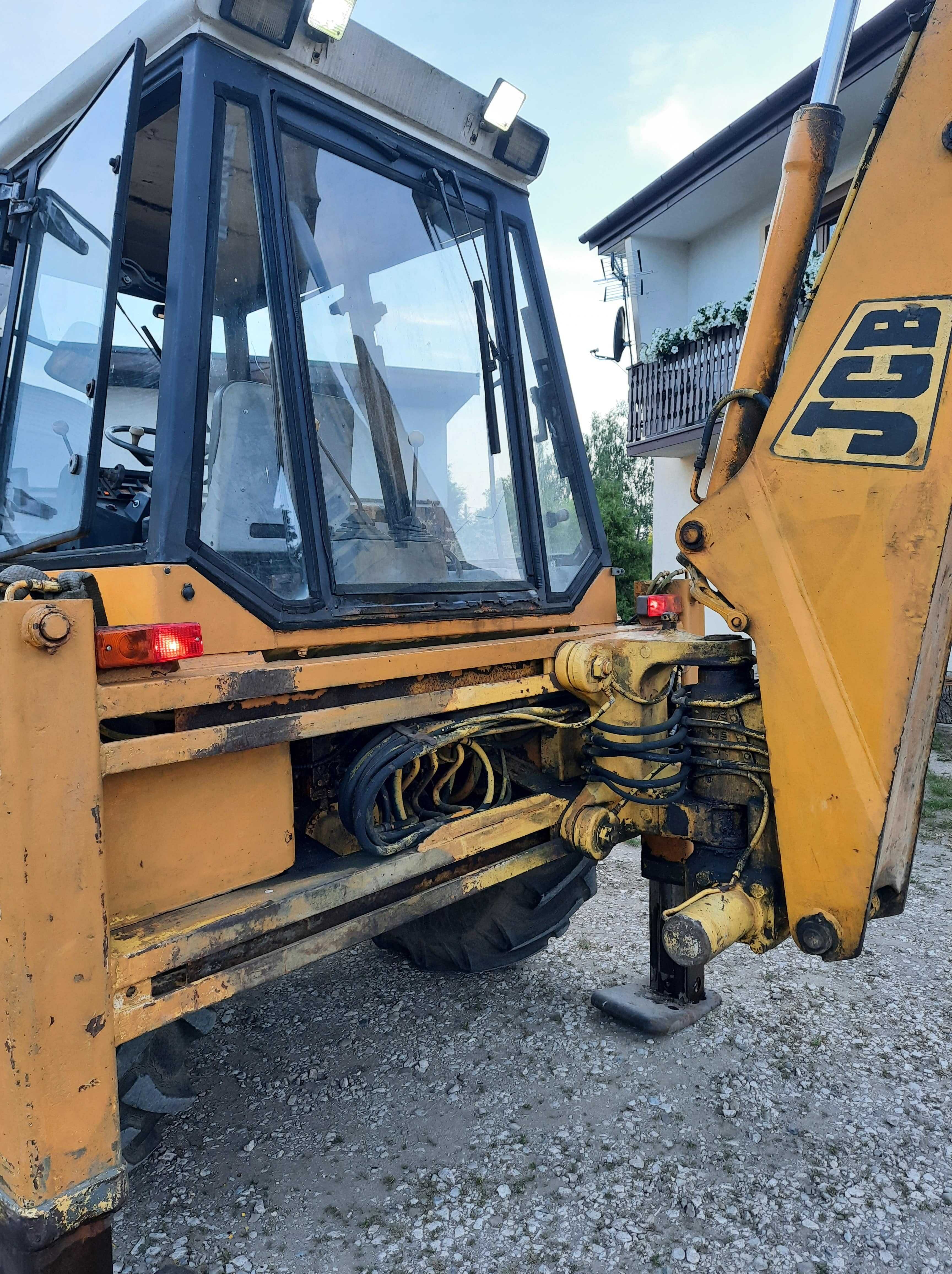 Koparko-ładowarka JCB 3CX