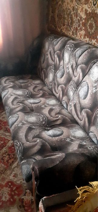 Диван книжка хорошее состояние