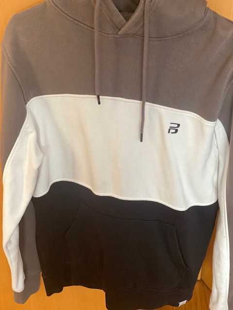 Camisolas com capuz novas