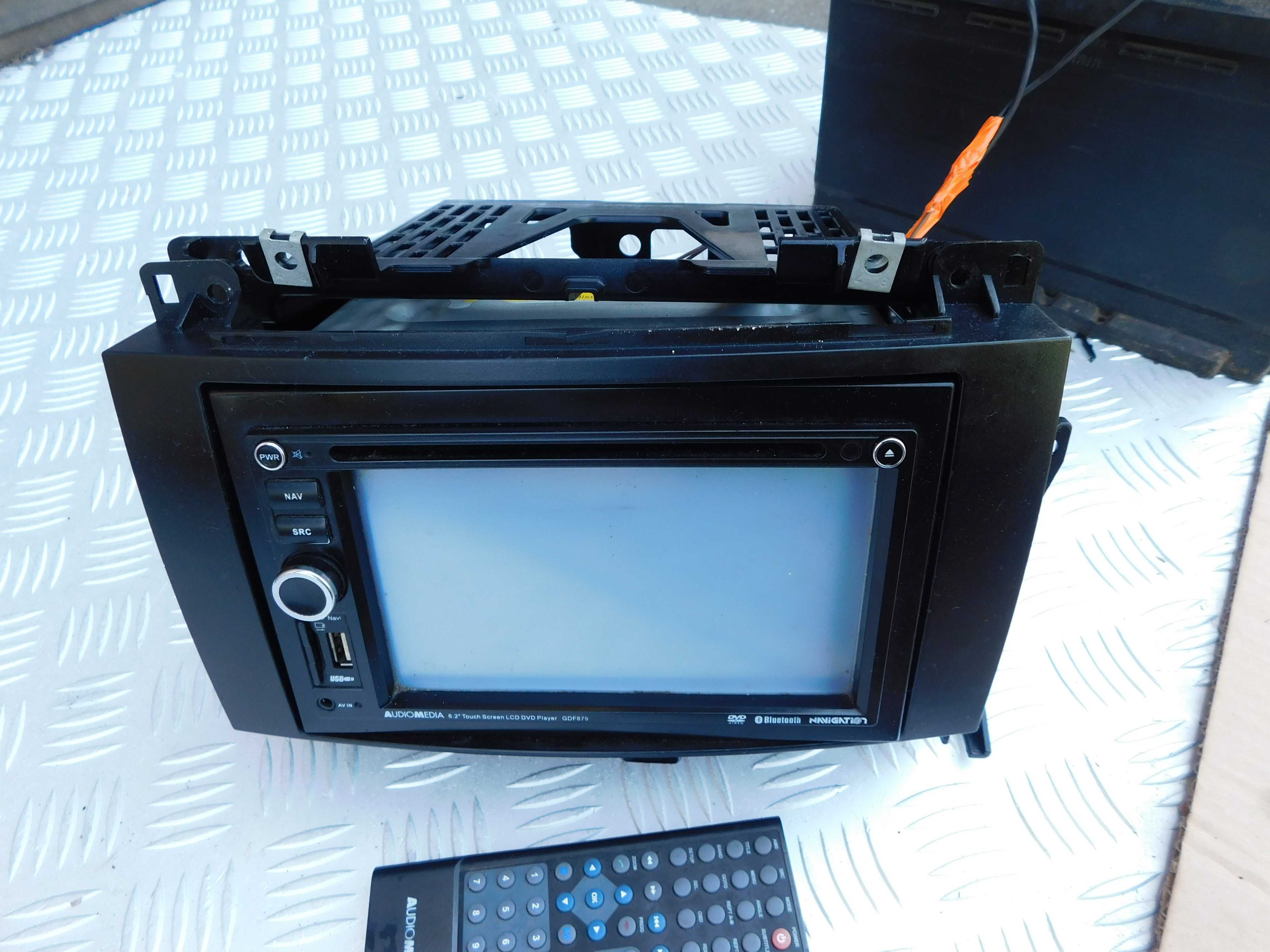 Mercedes Sprinter 906 radio duże z pilotem Audiomedia nawigacja tv