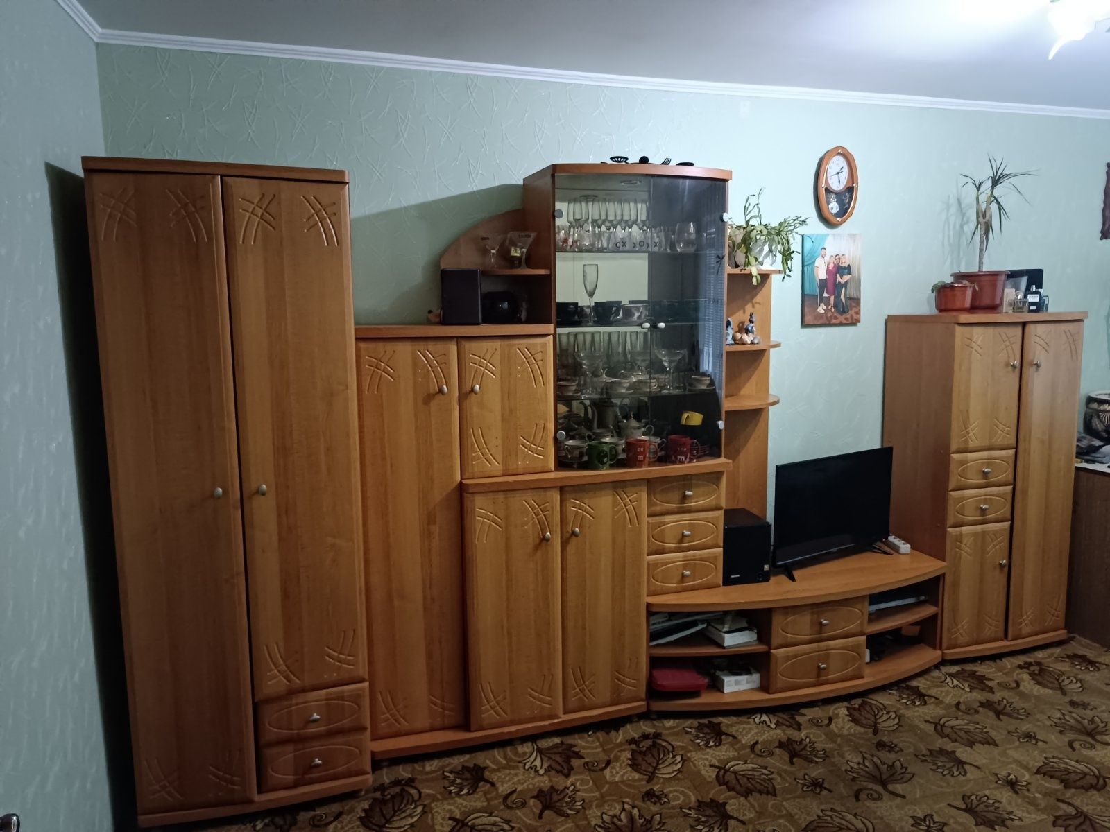 Стінка у вітальню