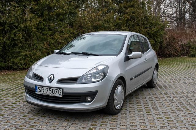 Renault Clio Renault Clio III 1.6 Benzyna