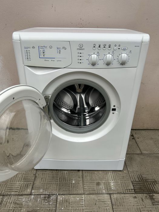 Стиральная машина Indesit на 5 кг.WISL105X.Гарантия!
