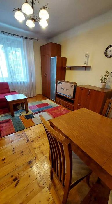 Pokój dla kobiety w mieszkaniu dwupokojowym do wynajęcia