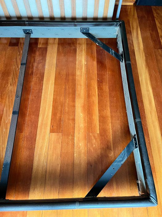 Cama de Casal com Estrado