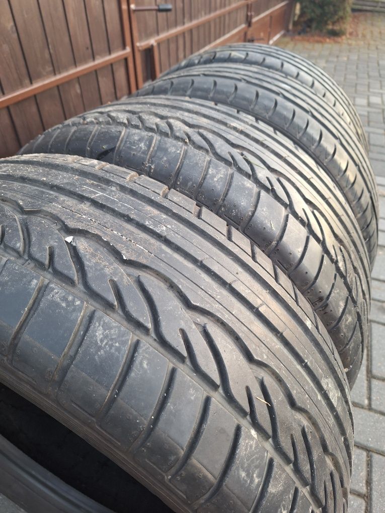 Cztery letnie opony 235/55 R17