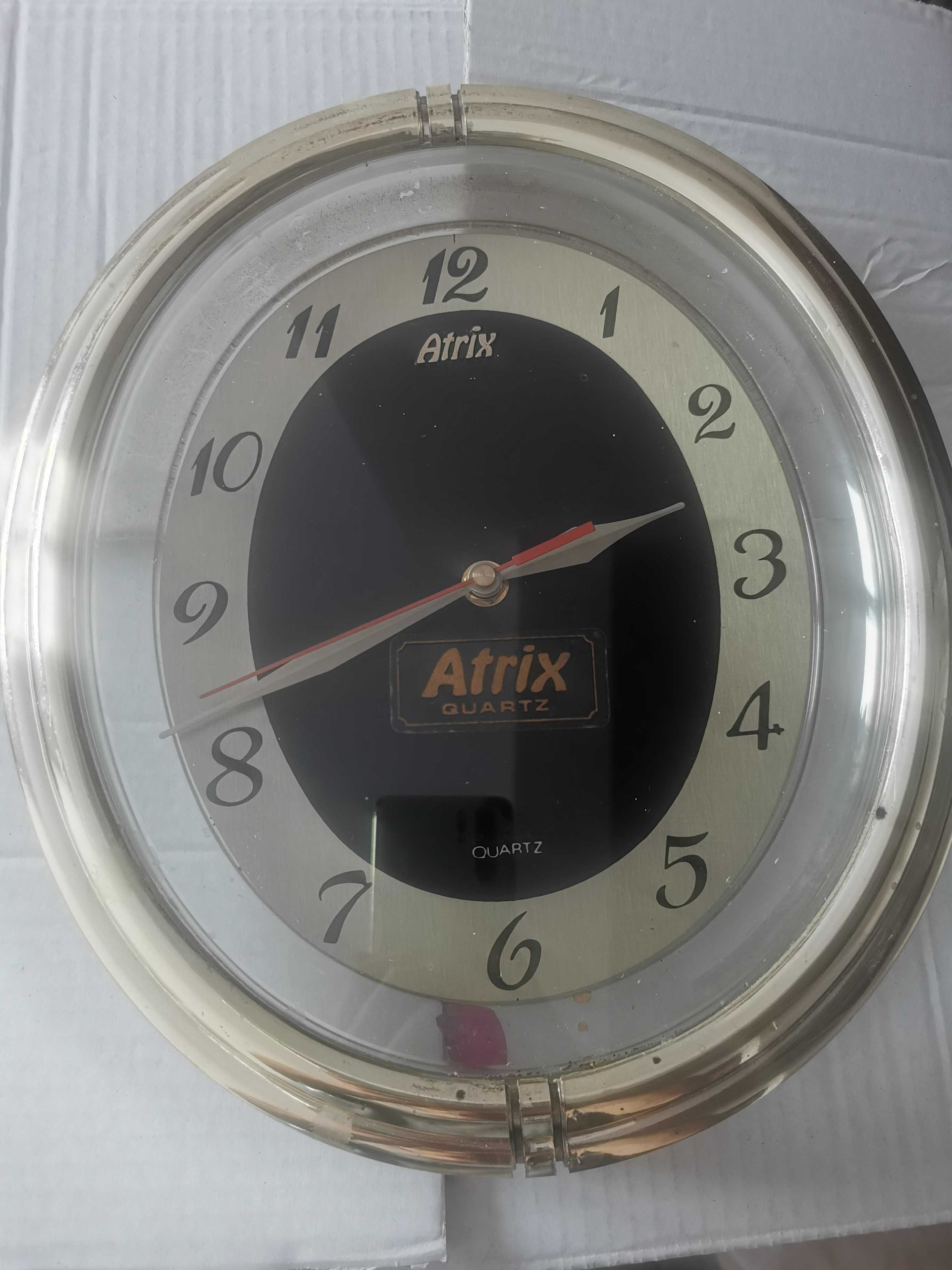 Zegar ścienny Atrix Quartz czarny srebrny
