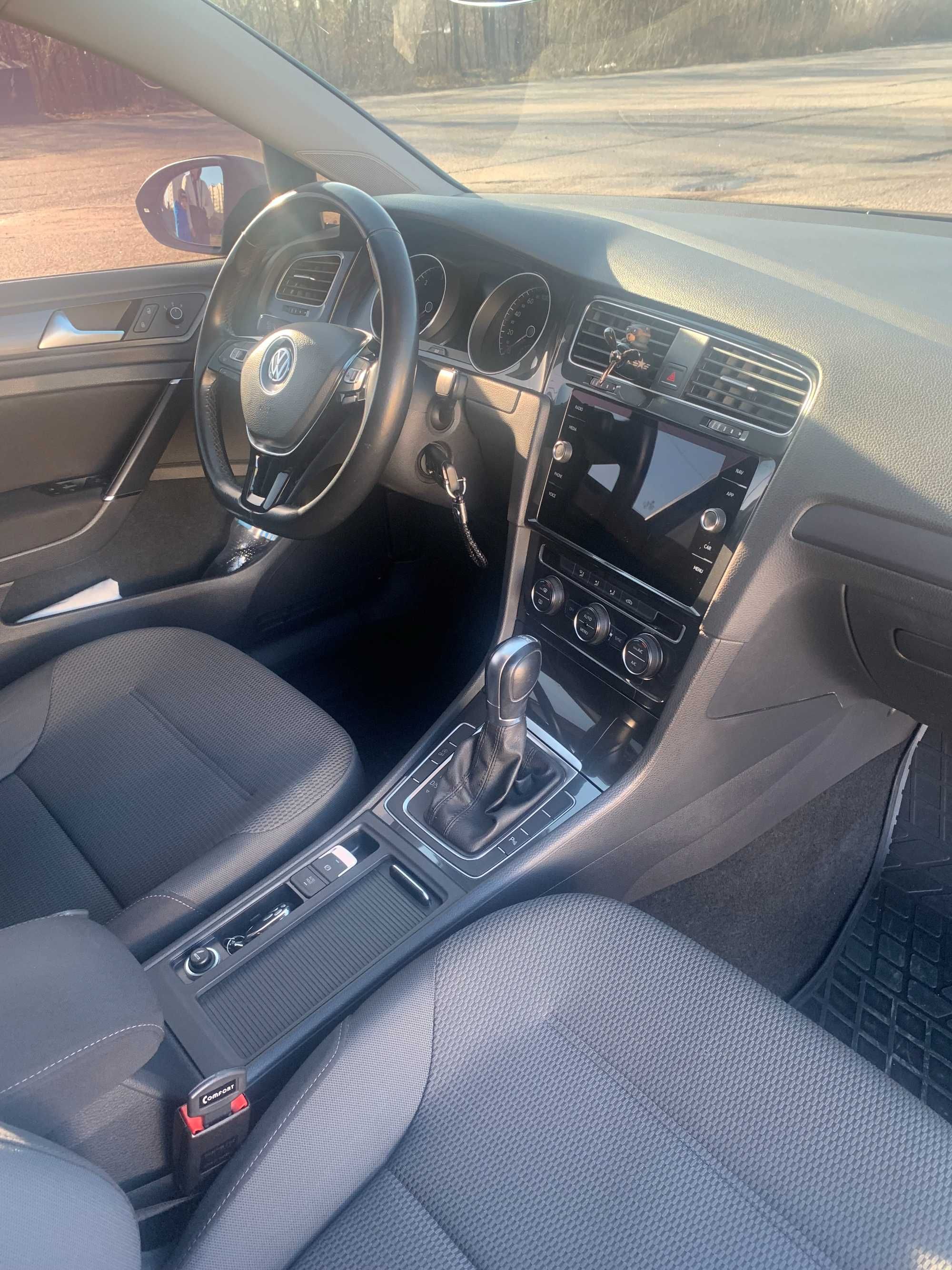 продам Volkswagen Golf 7