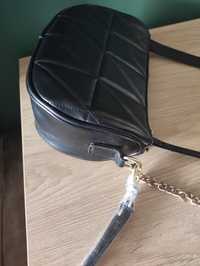 Czarna torebka damska wykonana ze skóry ekologicznej marki Sensei