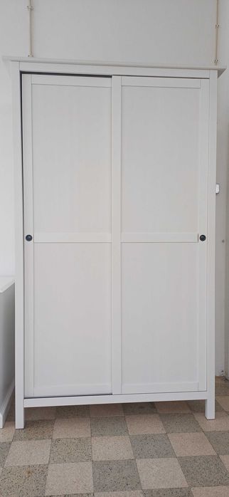 Roupeiro IKEA- Hennes- como novo