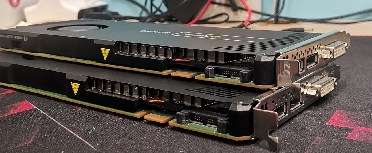 Dwie karty graficzna nvidia quadro 4000