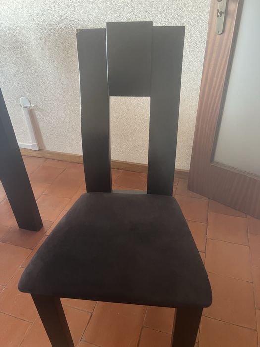 Mesa e 6 cadeiras