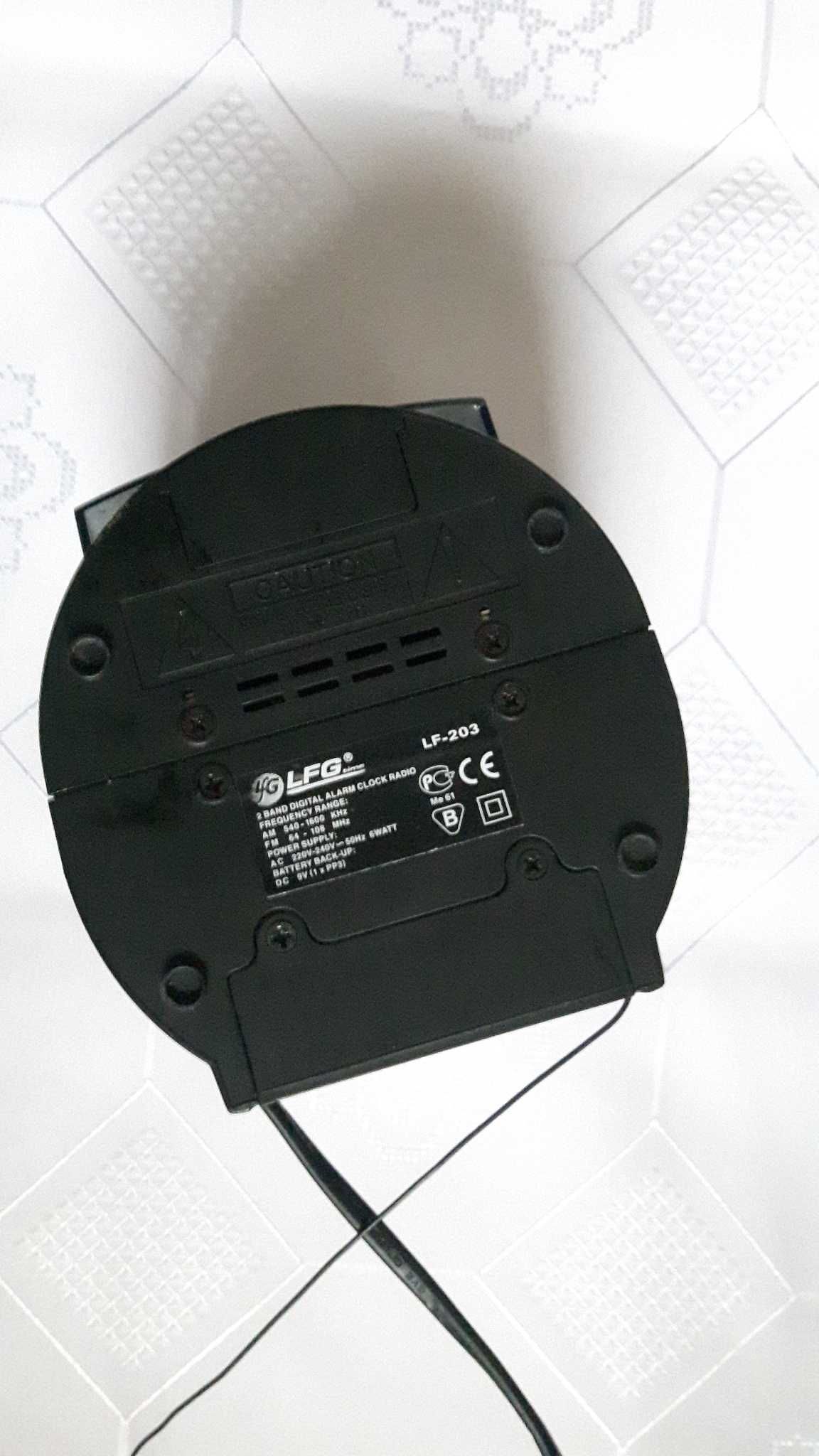 Radiobudzik LF-203