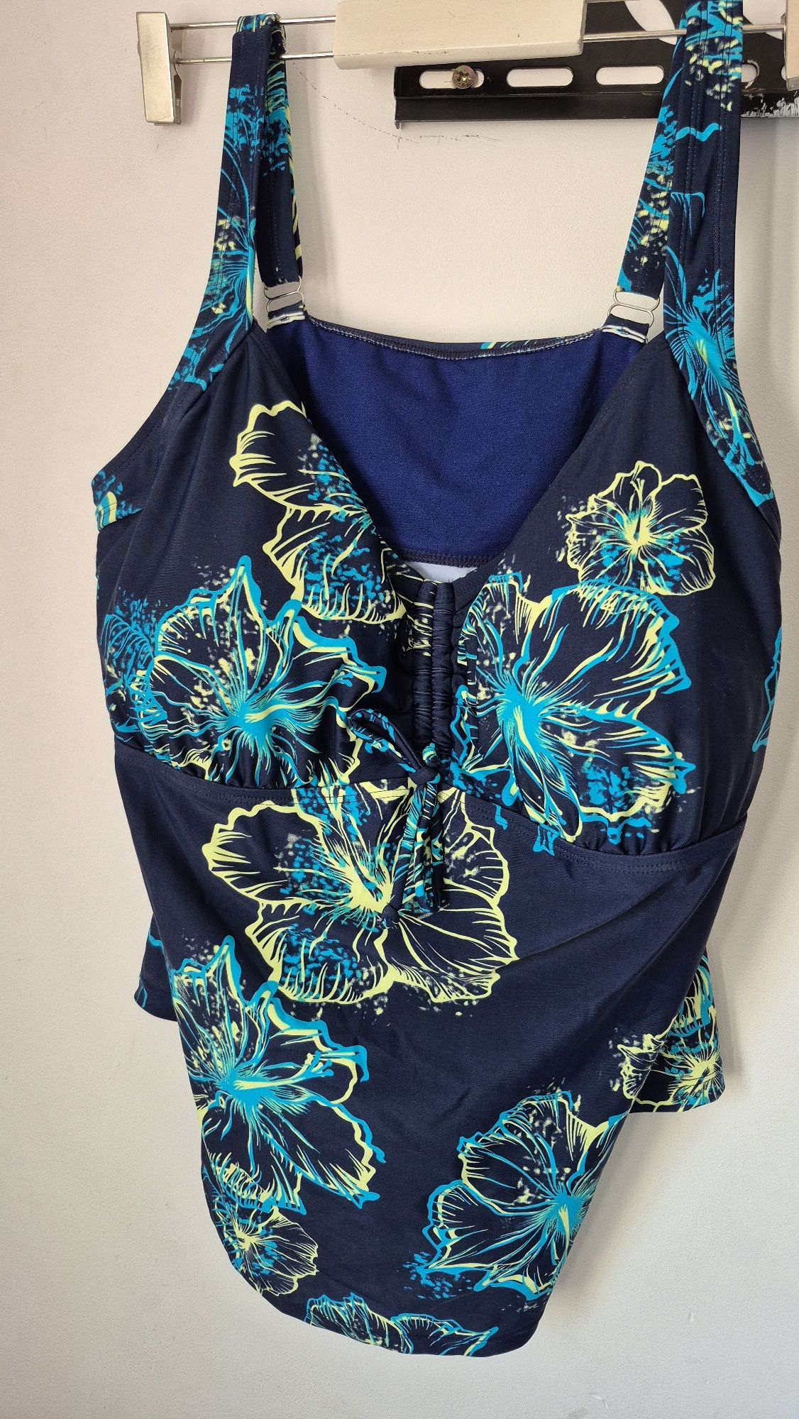 Tankini sama góra