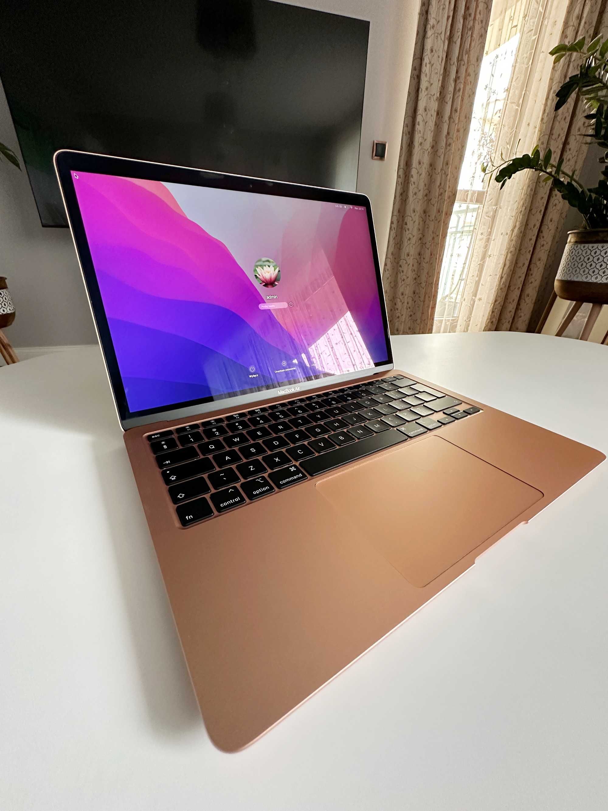 Macbook Air 13.3" 2020 / i3 / 256 ssd / 8gb ram