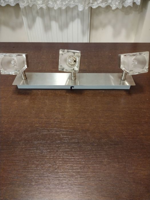 Lampa na listwie 3 kloszowa