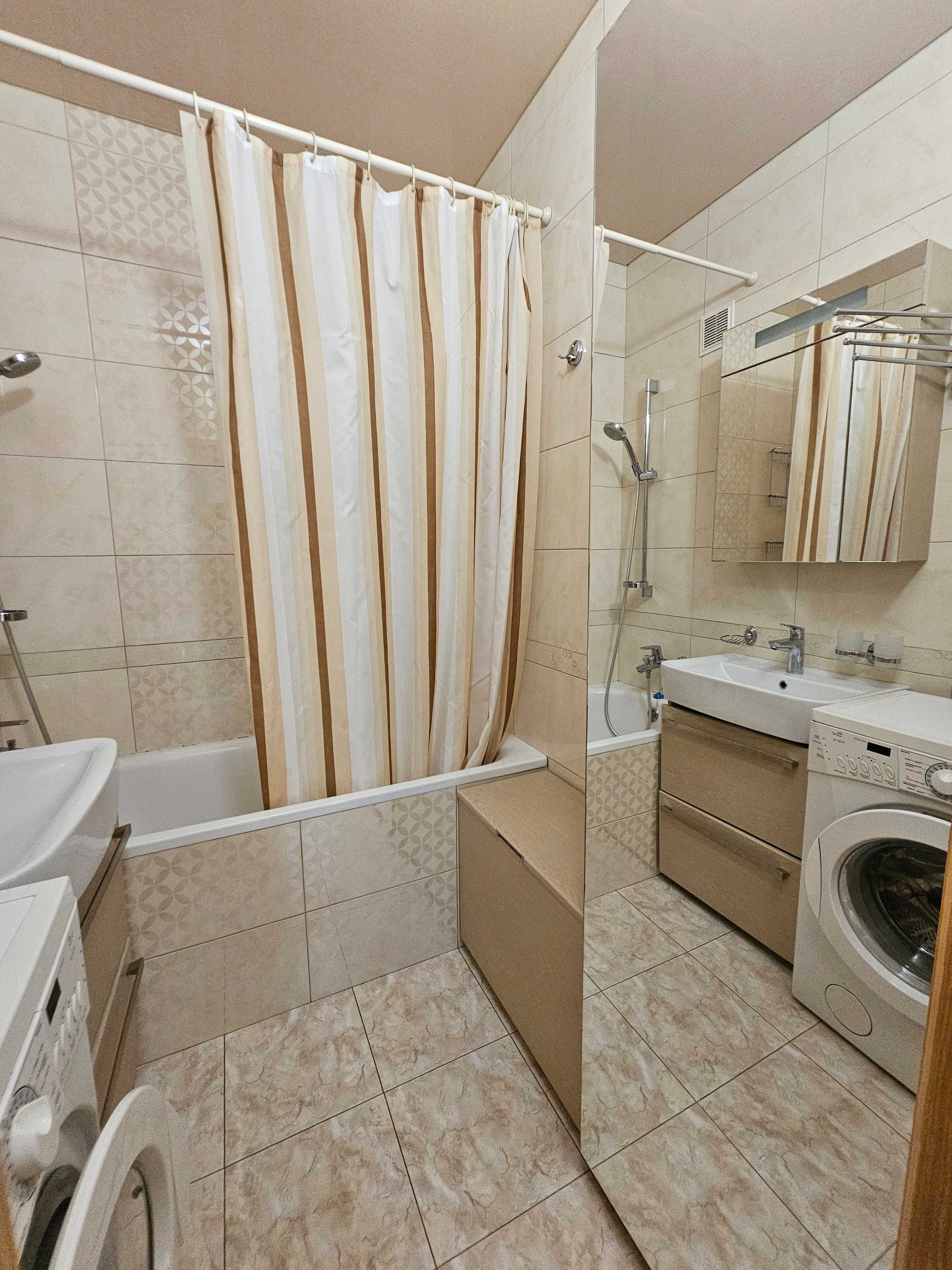Трёхкомнатная квартира на Макулане, микрорайон Всебратское-2