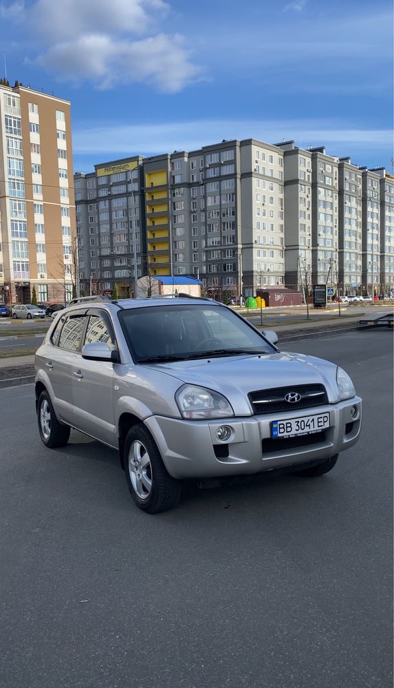 Продам hyundai tucson 2.0