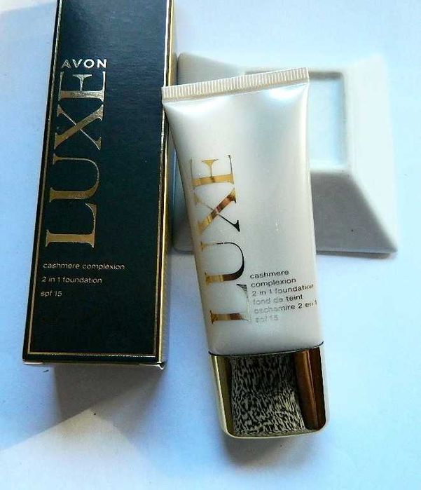 Avon Luxe, Cashmere Complexion 2 in 1 Foundation SPF 15 UNIKAT