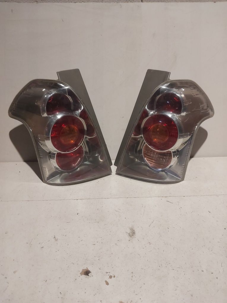EU Toyota Corolla Verso 2 II tylna lampa tył prawa lewa tył prawy lewy