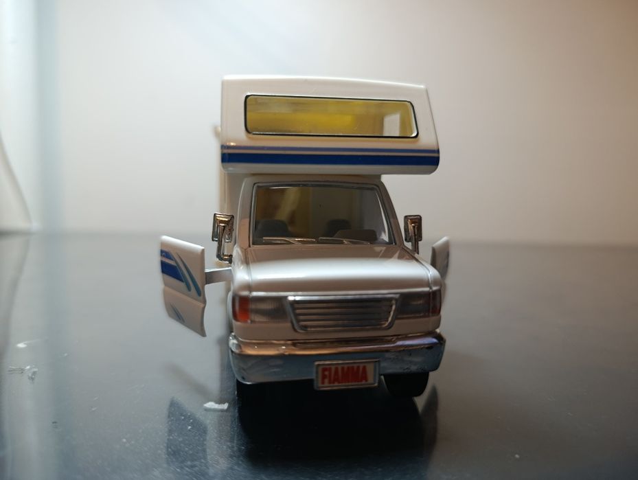 Дом на колесах 1/43 флимма