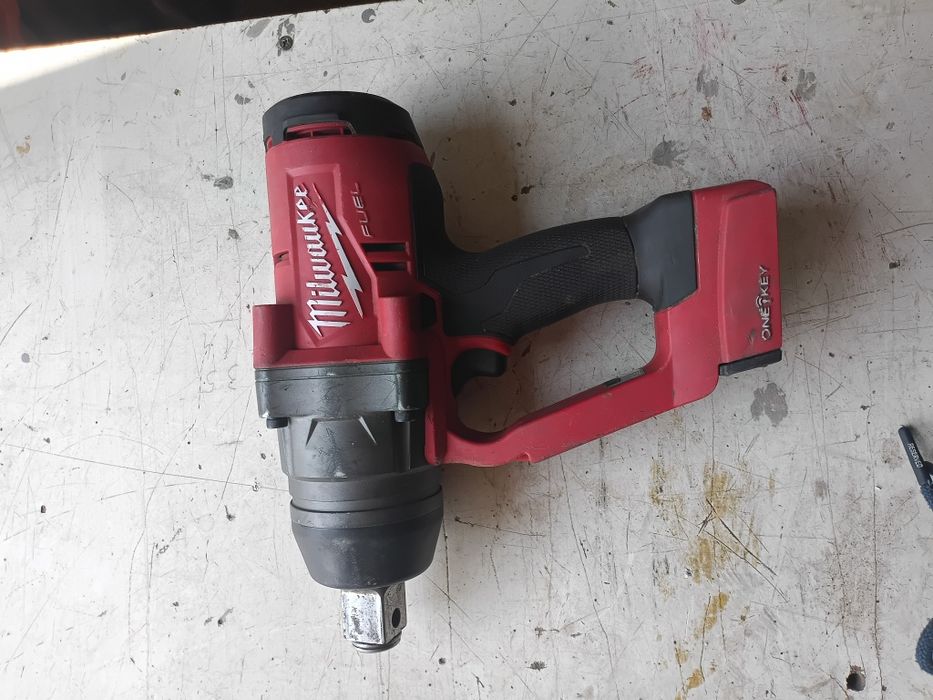 Akumulatorowy klucz udarowy 1 MILWAUKEE M18 ONEFHIWF1 2400 Nm