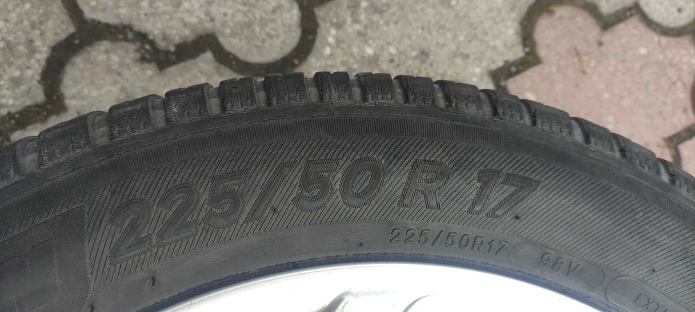 Audi a3 8p Koła Felgi aluminiowe 17 5x112 7,5J ET 56 Opony Michelin