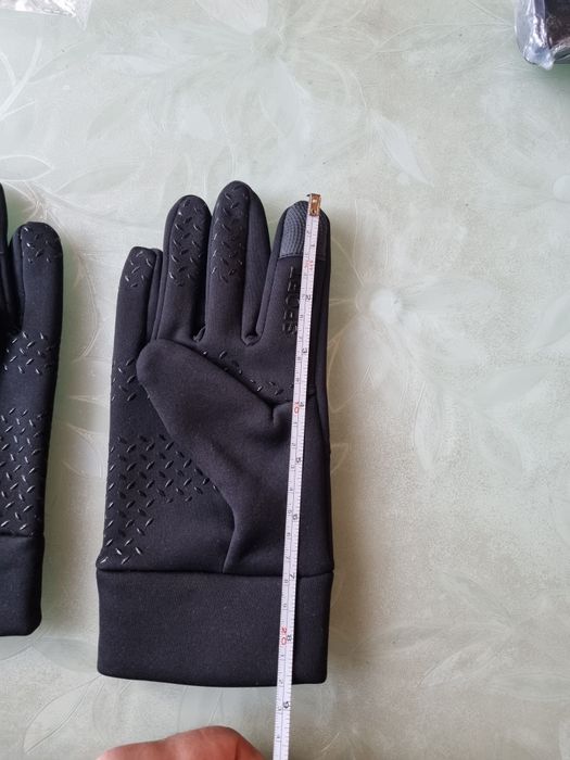 Перчатки спортивні з сенсорними наліпками