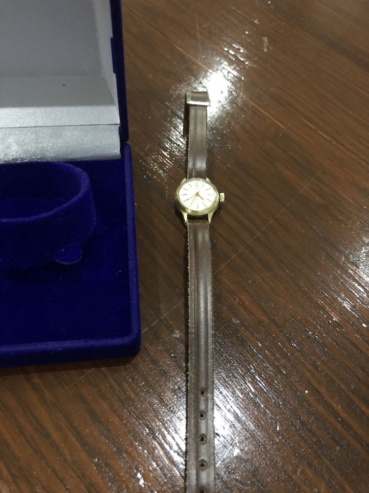 Zabytkowy szwajcarski zegarek damski Swiss Made Vintage