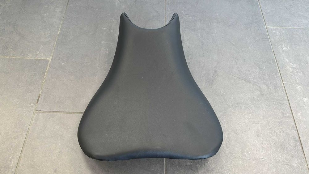 Siedzenie Kierowcy Kanapa Fotel Przód Suzuki GSX 125  17-20  [1654]