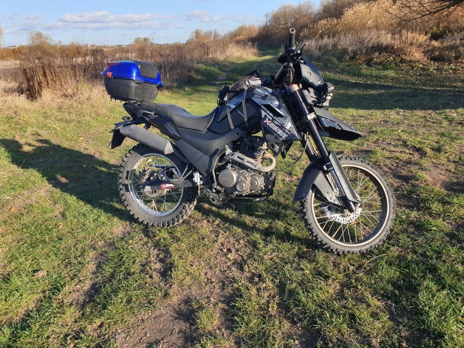 Продаю мотоцикл Shineray x-trail  250