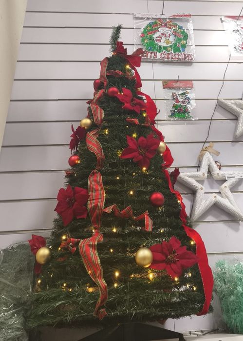 Árvores de Natal – Verde e com Neve | Diferentes Tamanhos e Preços