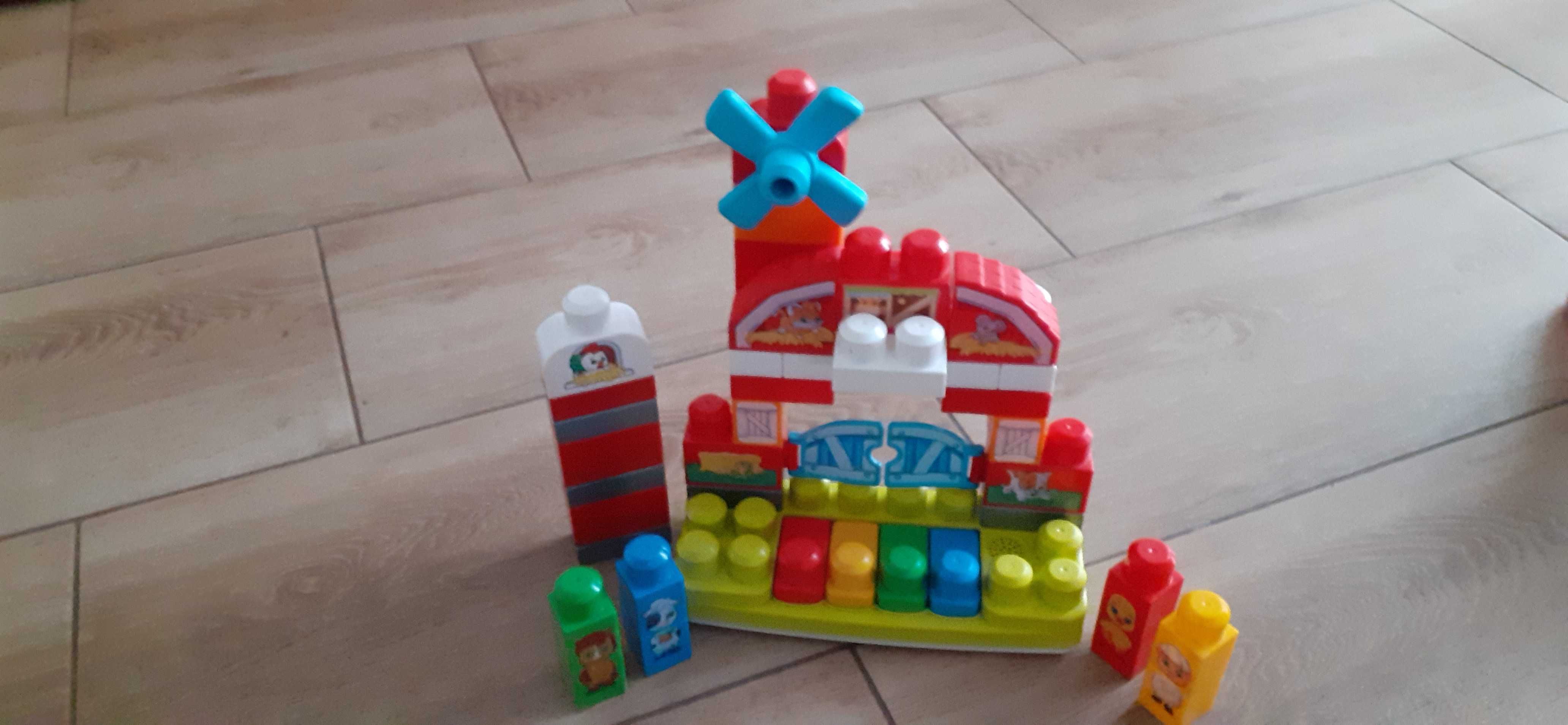 farma grająca z klockami mega bloks
