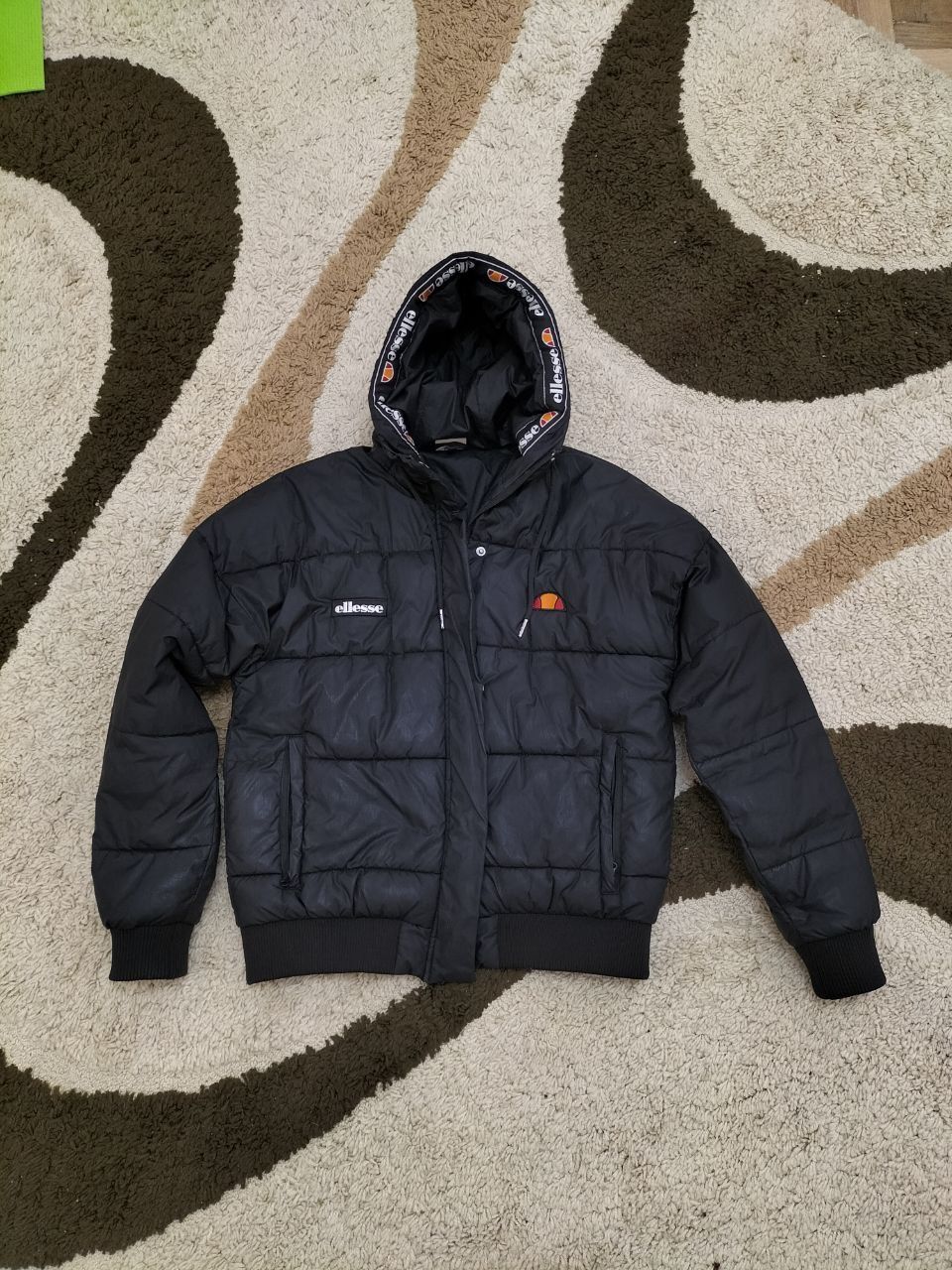 Куртка ellesse весна-осінь S