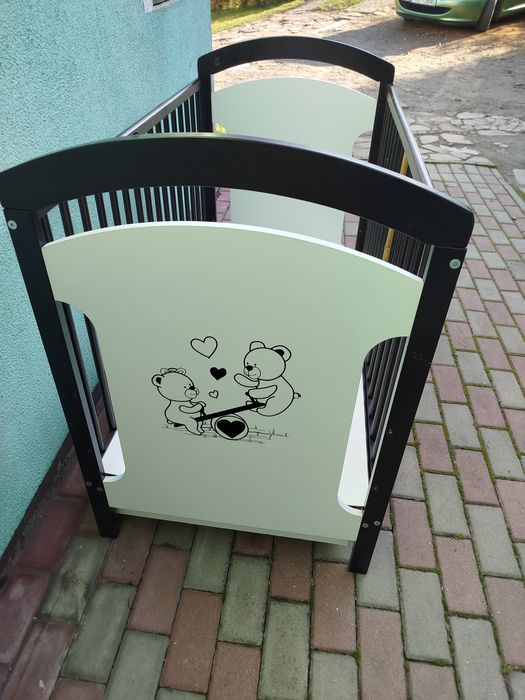 Łóżeczko z materacem